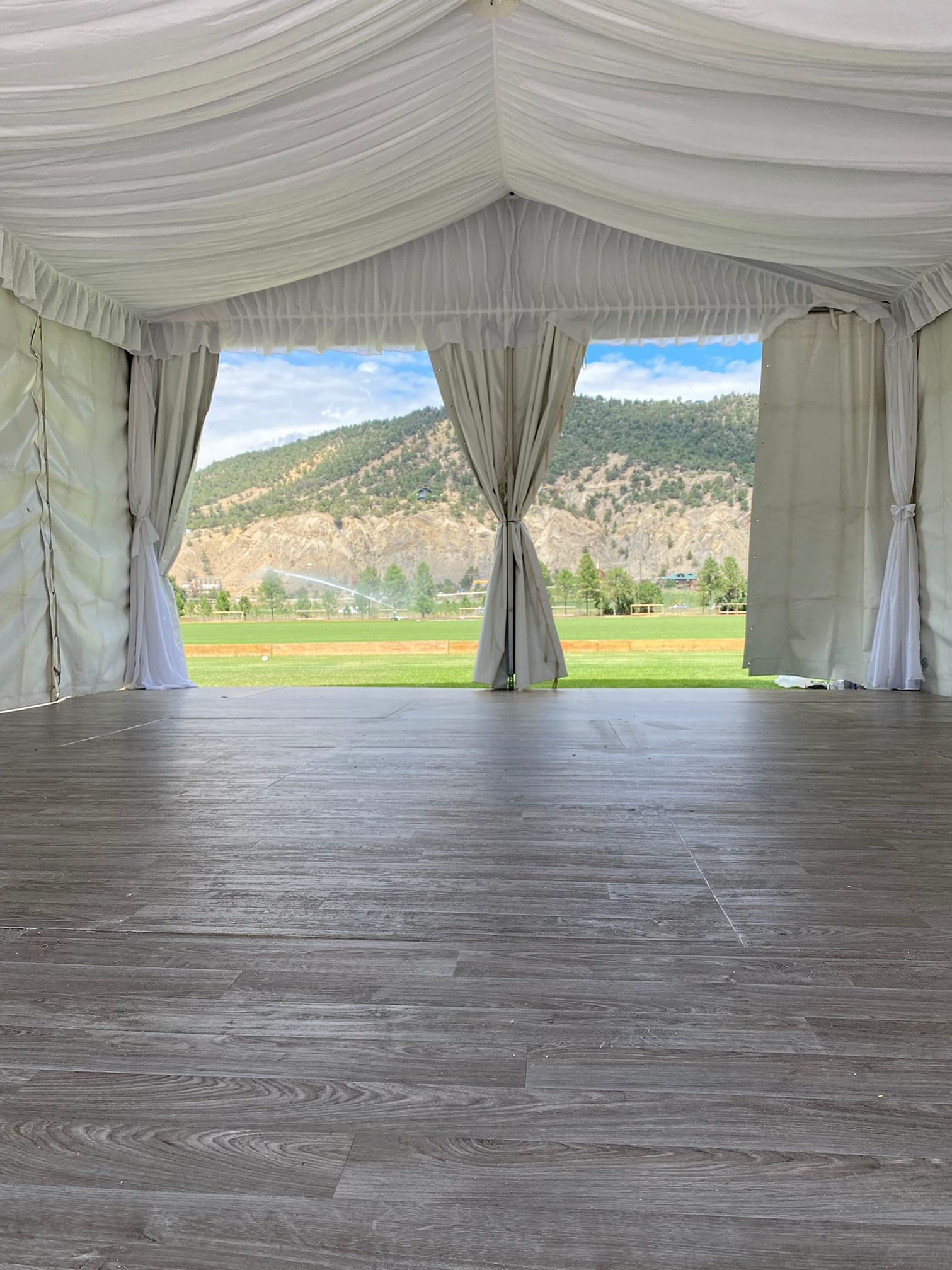 tent renal with flooring