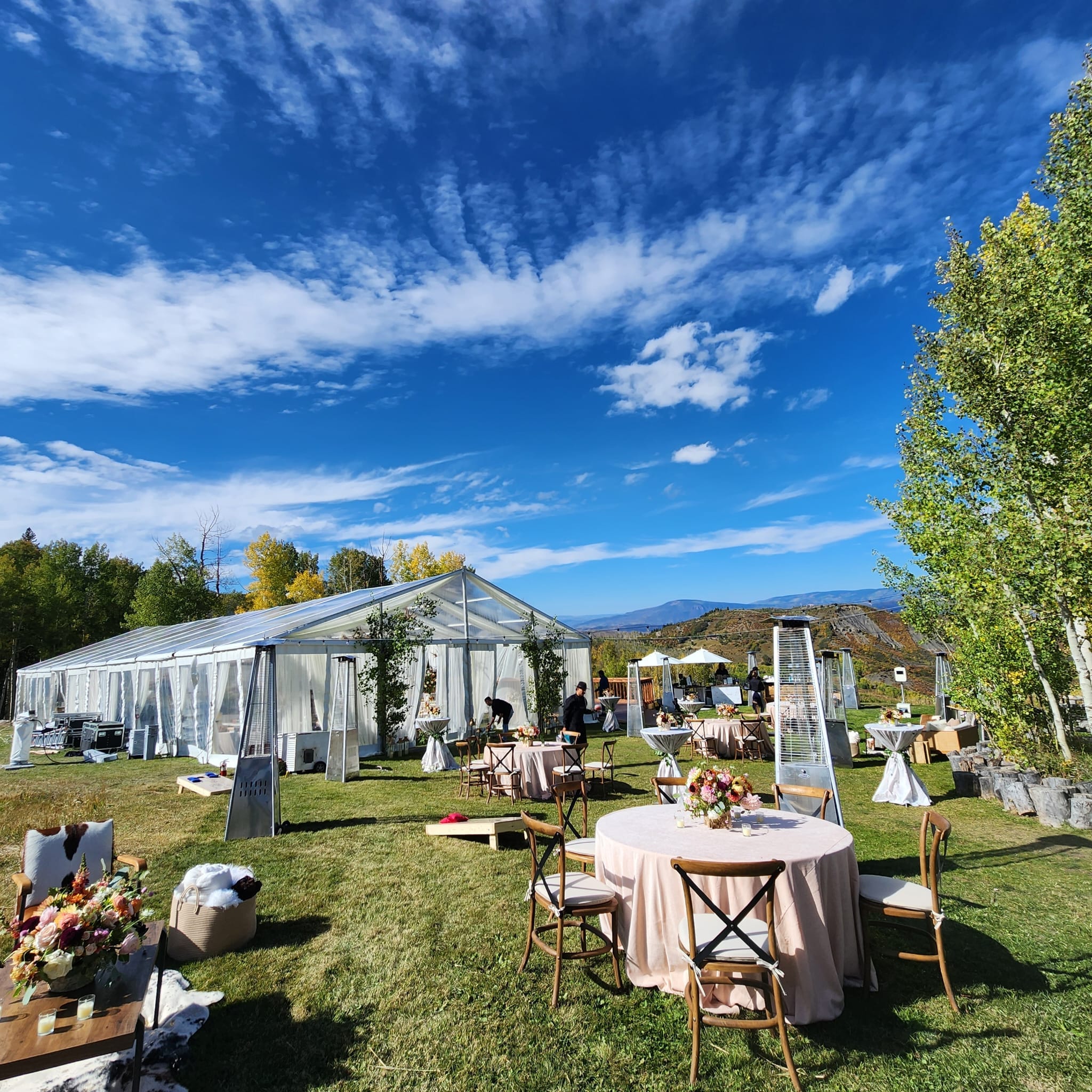 outdoor wedding overlooking mountain views